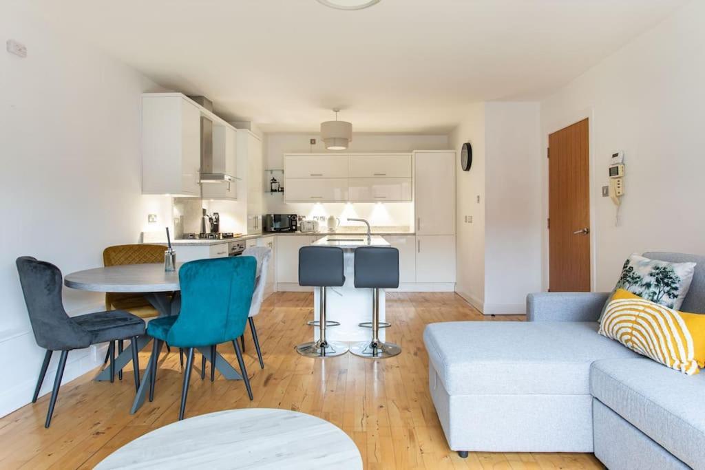Best City Centre Luxurious Home Free Parking เบลฟาสต์ ภายนอก รูปภาพ