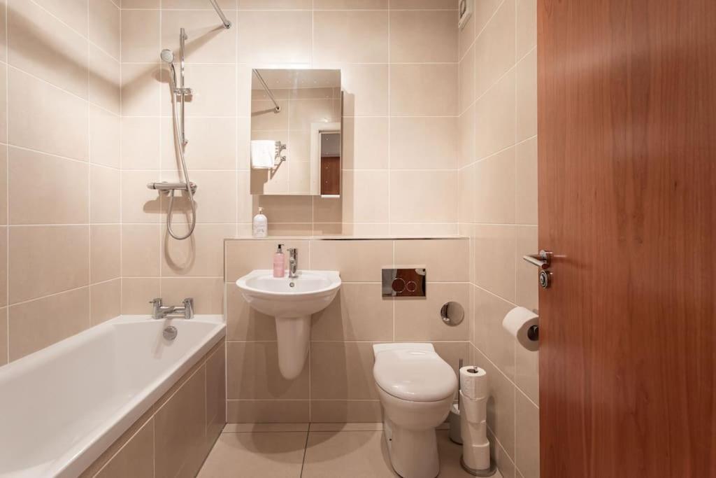 Best City Centre Luxurious Home Free Parking เบลฟาสต์ ภายนอก รูปภาพ
