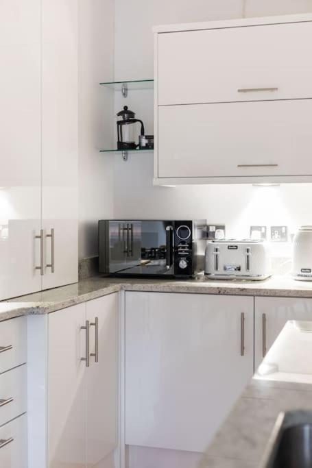 Best City Centre Luxurious Home Free Parking เบลฟาสต์ ภายนอก รูปภาพ